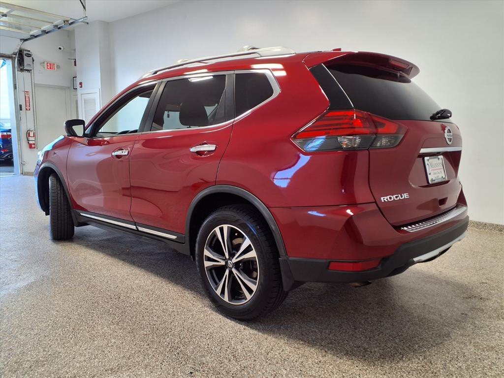 2017 Nissan Rogue Image 2