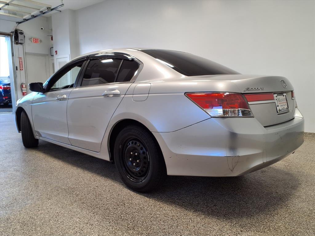 2011 Honda Accord Image 2