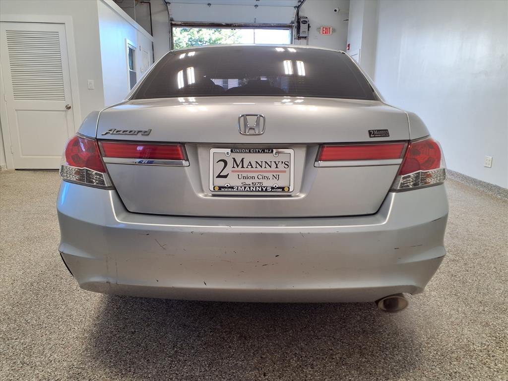 2011 Honda Accord Image 3