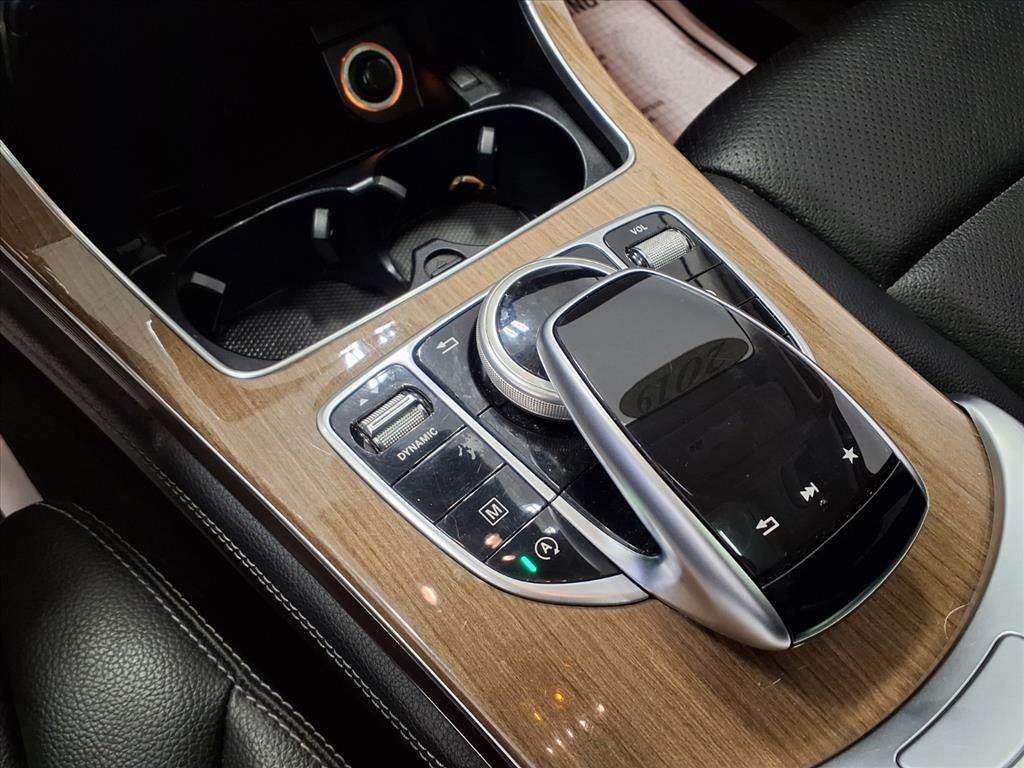 2019 Mercedes-Benz GLC-Class Image 17