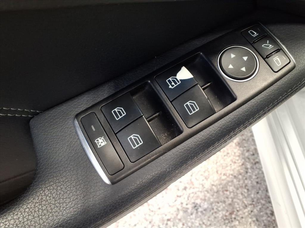 2016 Mercedes-Benz E-Class Image 13