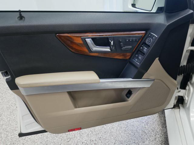 2010 Mercedes-Benz GLK-Class Image 16