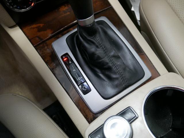 2010 Mercedes-Benz GLK-Class Image 22