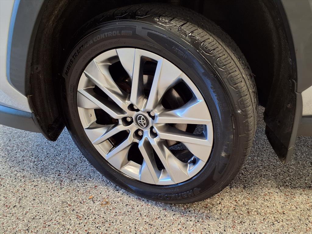 2020 Toyota Rav4 Image 6