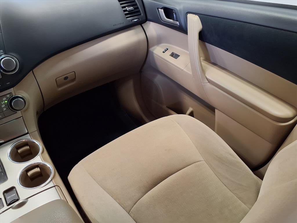 2012 Toyota Highlander Image 11