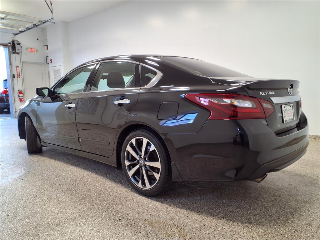 2017 Nissan Altima Image 2