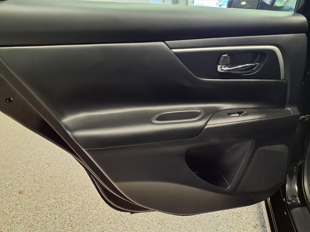 2017 Nissan Altima Image 8