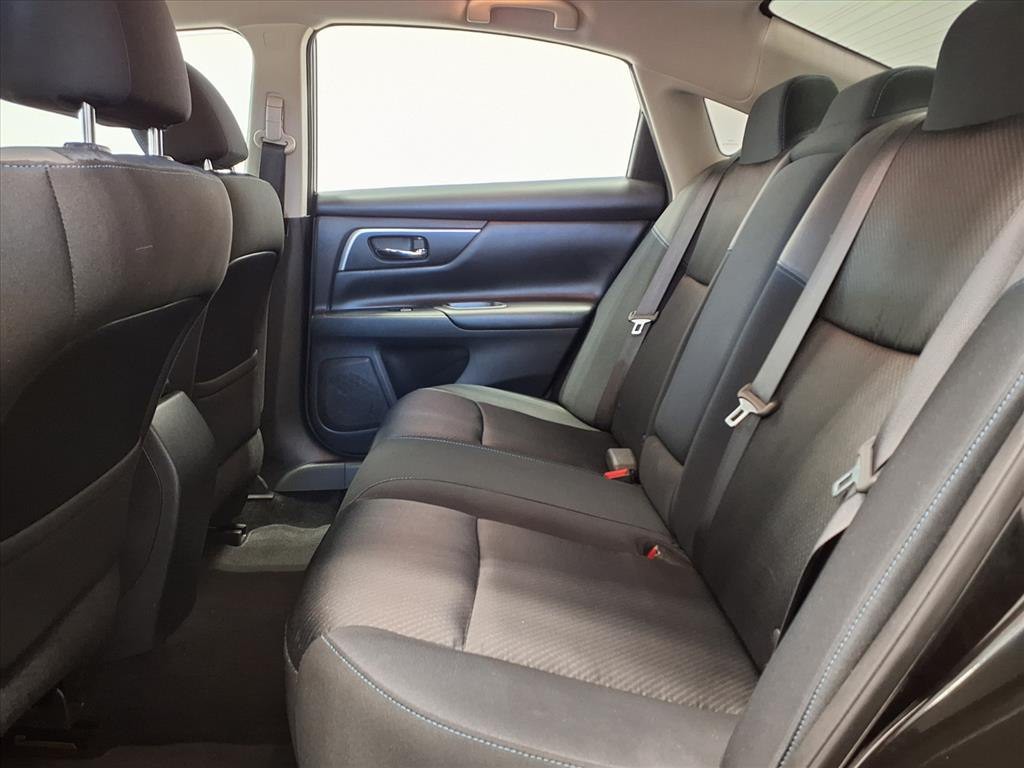 2017 Nissan Altima Image 9