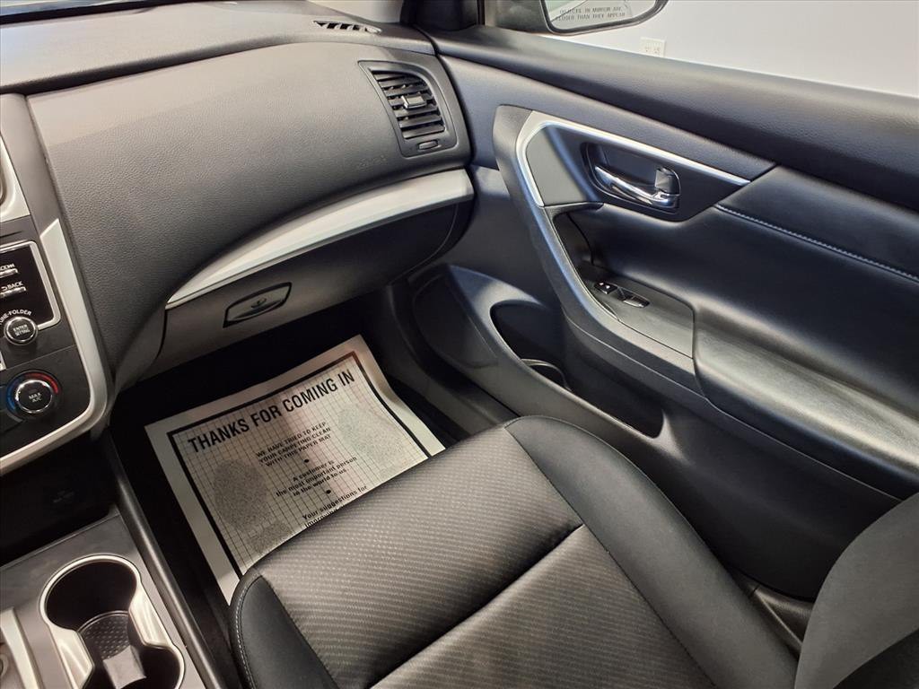 2017 Nissan Altima Image 11