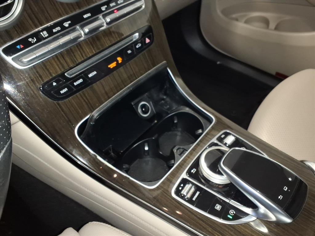 2016 Mercedes-Benz GLC-Class Image 13