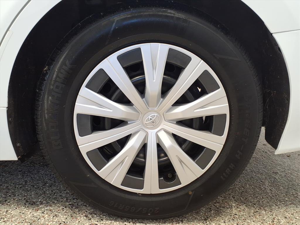 2020 Toyota Camry Image 7