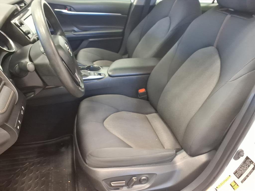 2020 Toyota Camry Image 16
