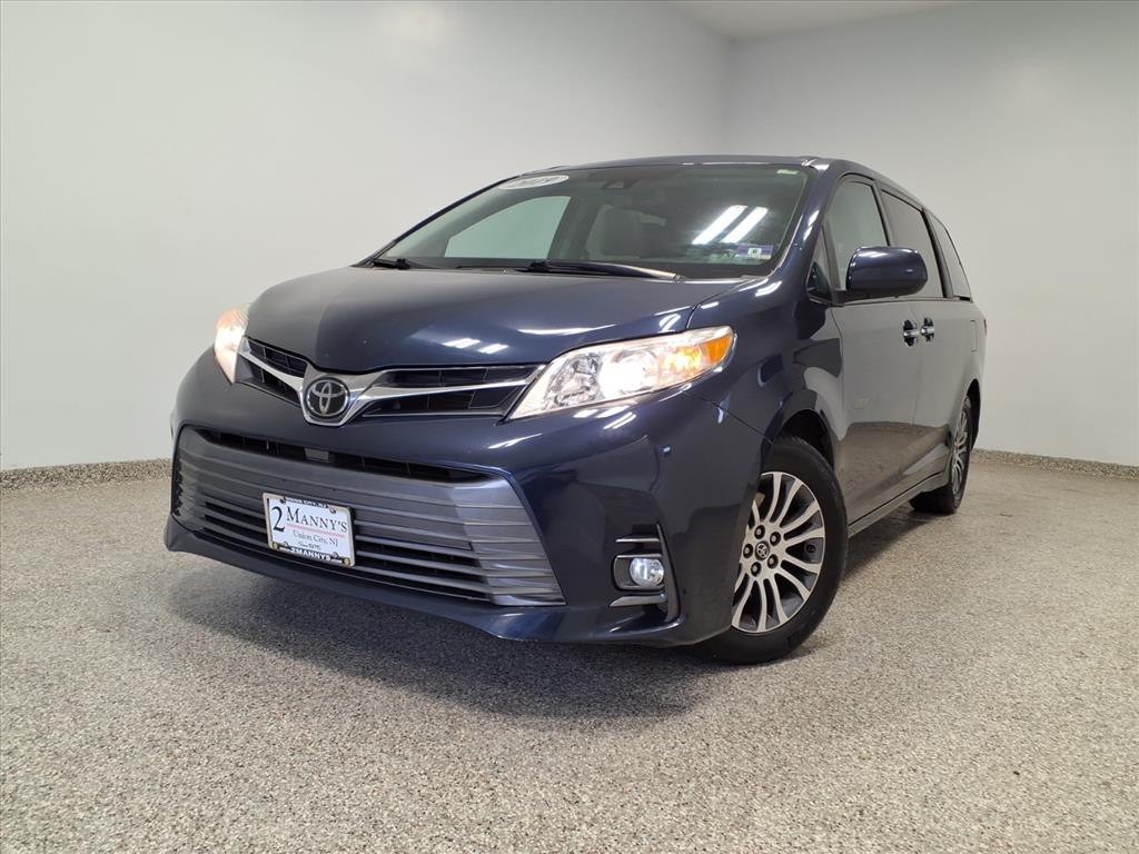 2019 Toyota Sienna Image 1