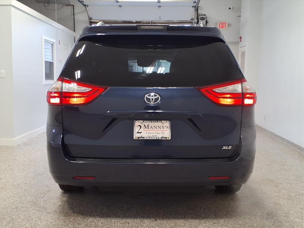 2019 Toyota Sienna Image 5