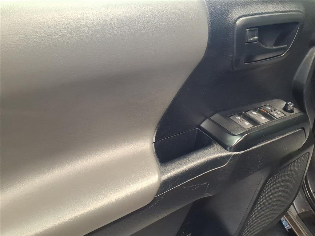 2019 Toyota Tacoma Image 8