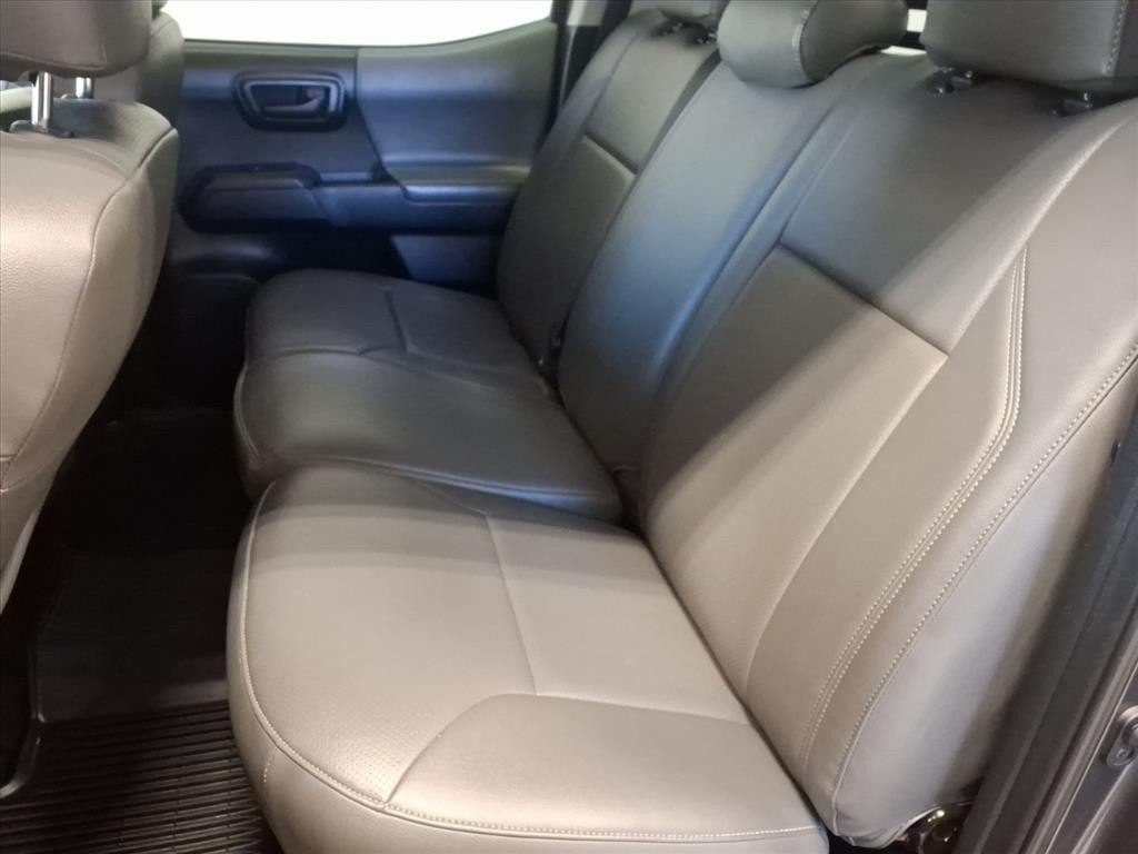 2019 Toyota Tacoma Image 18