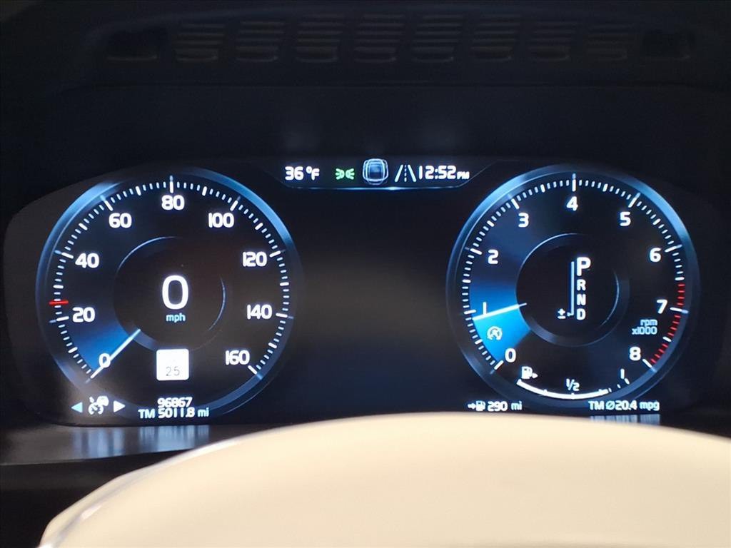 2020 Volvo XC90 Image 11