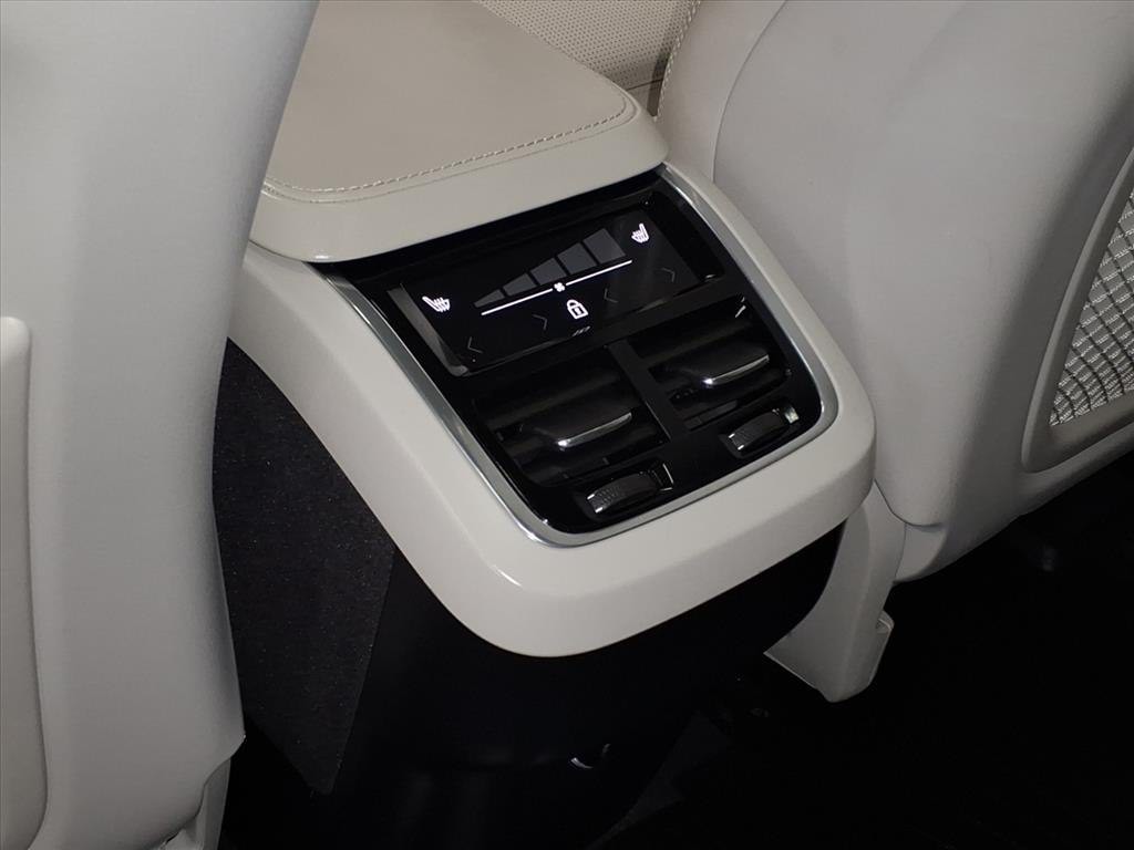 2020 Volvo XC90 Image 21