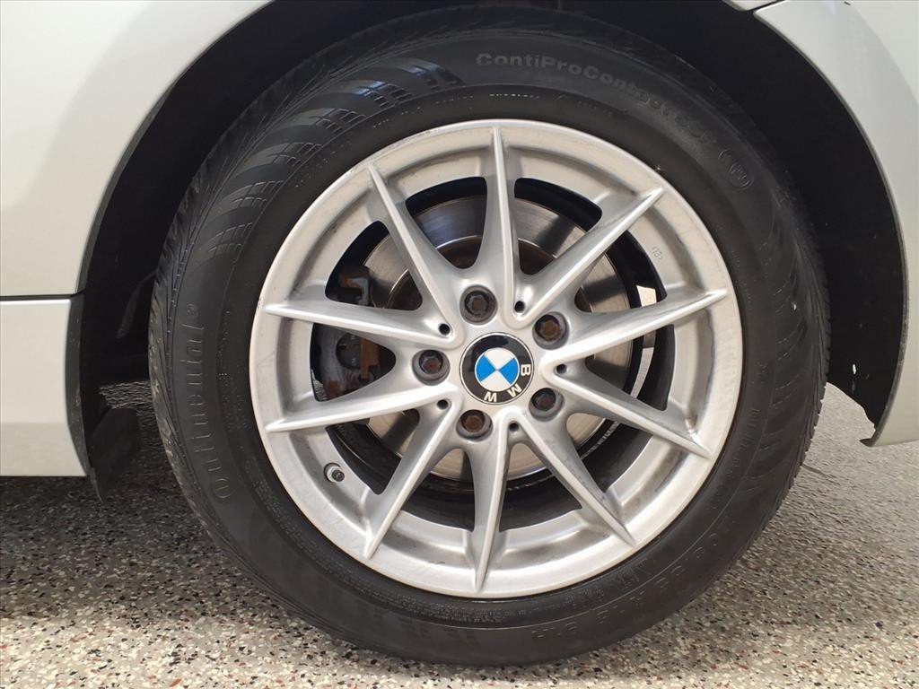 2011 BMW 1 Series Image 7