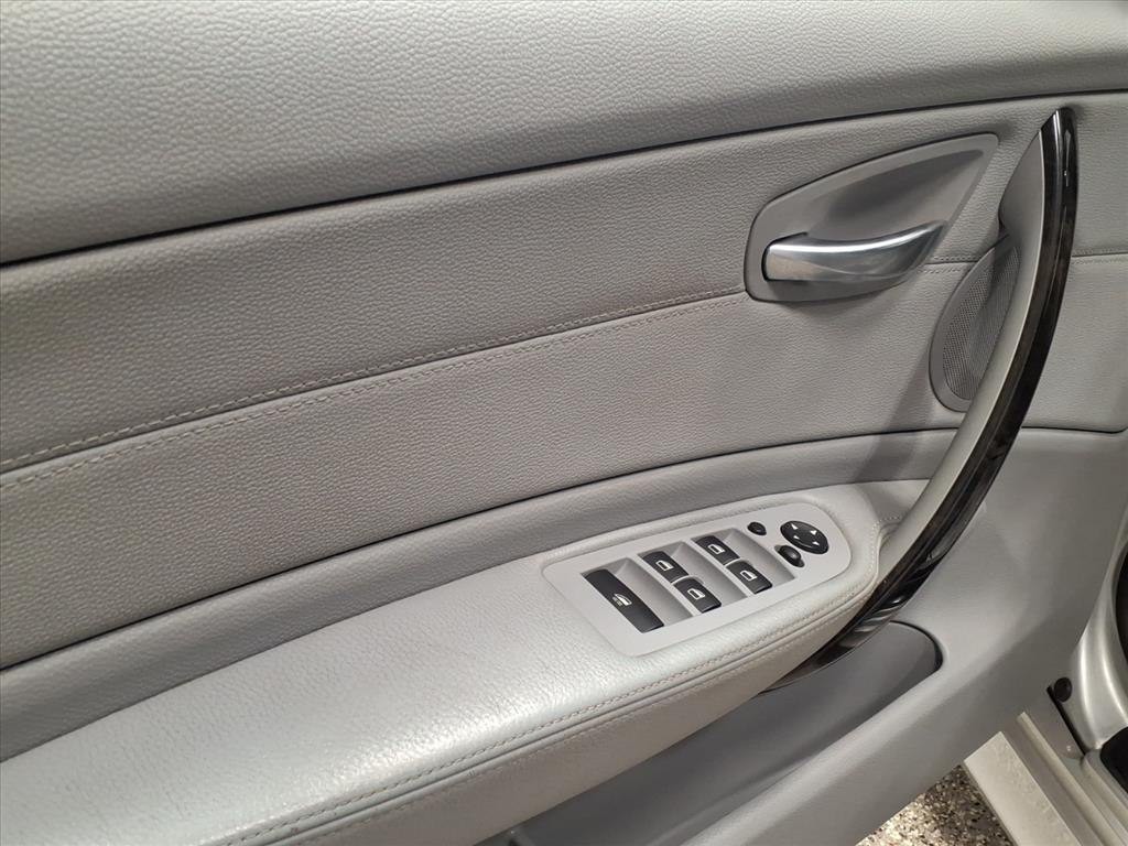 2011 BMW 1 Series Image 8