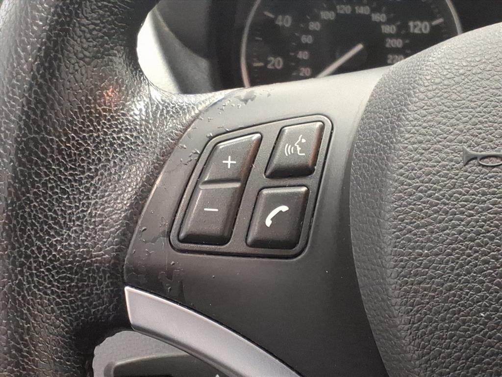 2011 BMW 1 Series Image 10