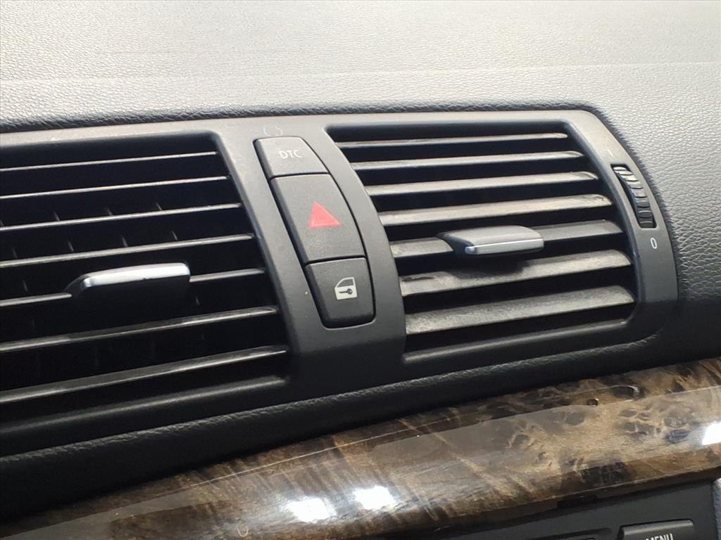 2011 BMW 1 Series Image 13