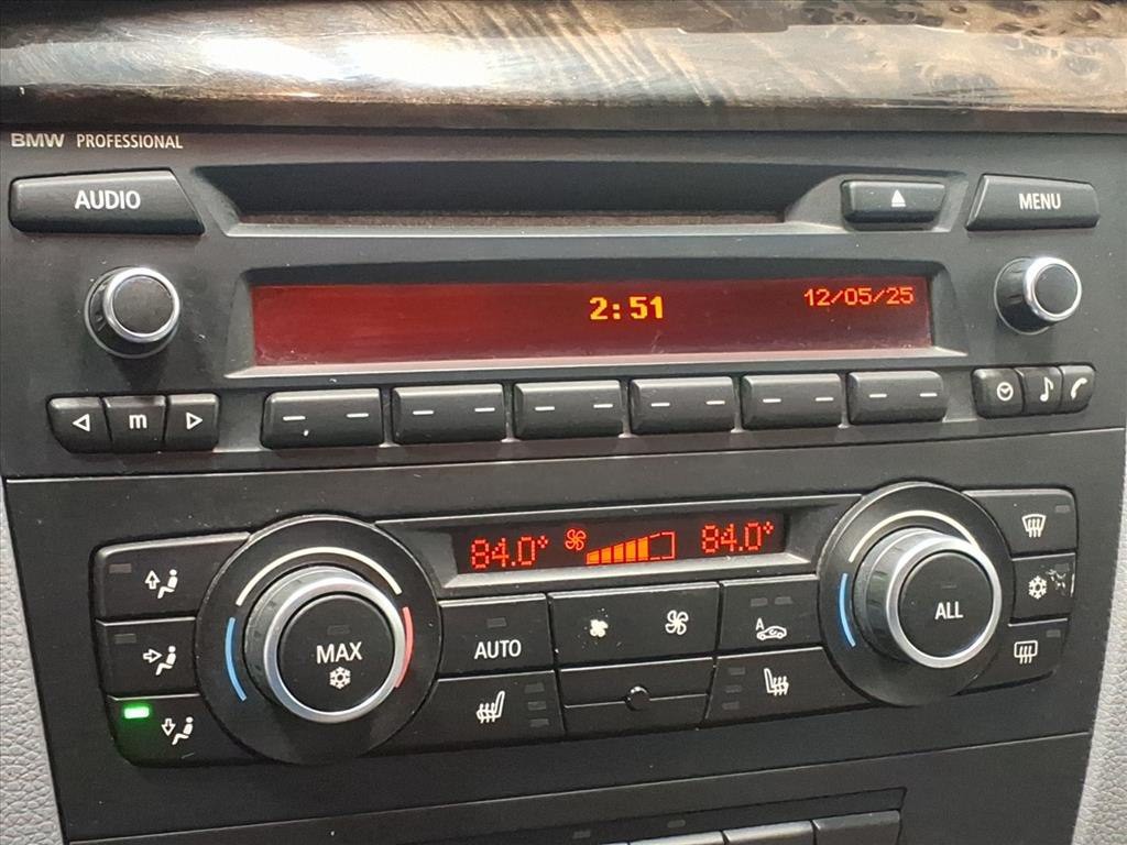 2011 BMW 1 Series Image 14