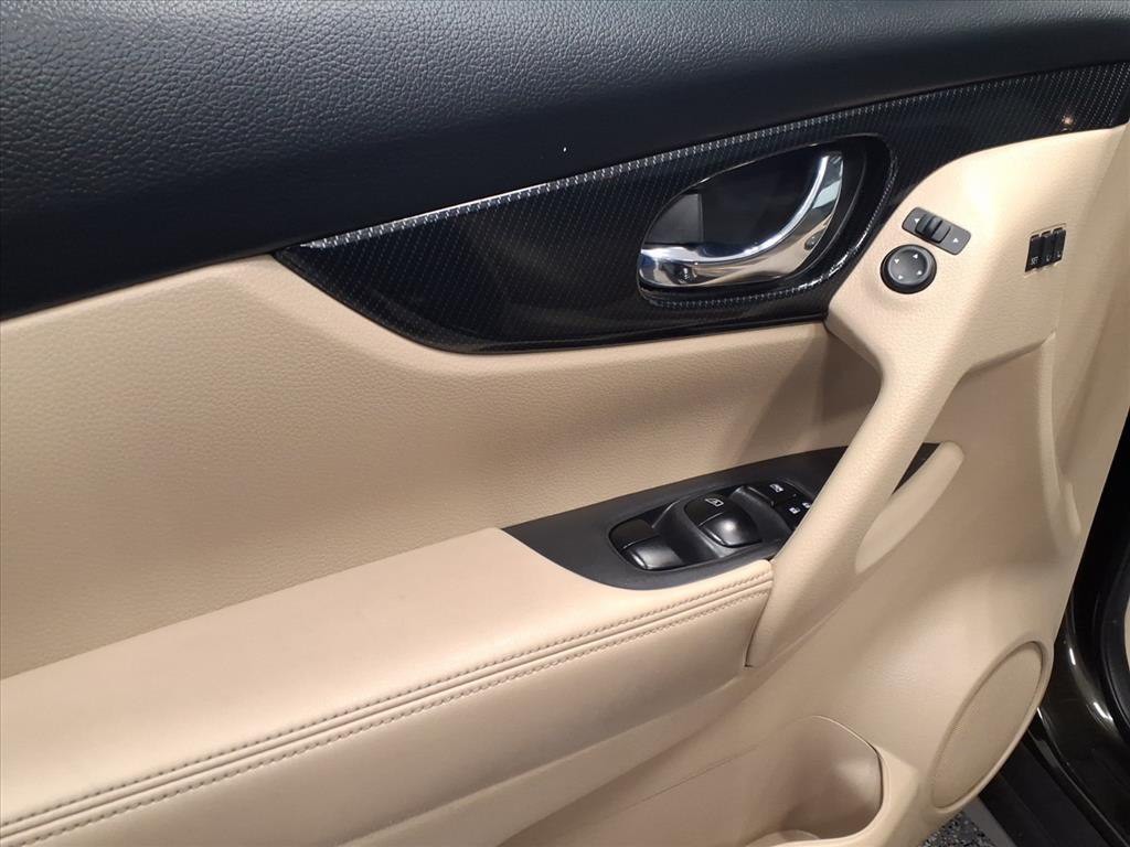 2017 Nissan Rogue Image 8