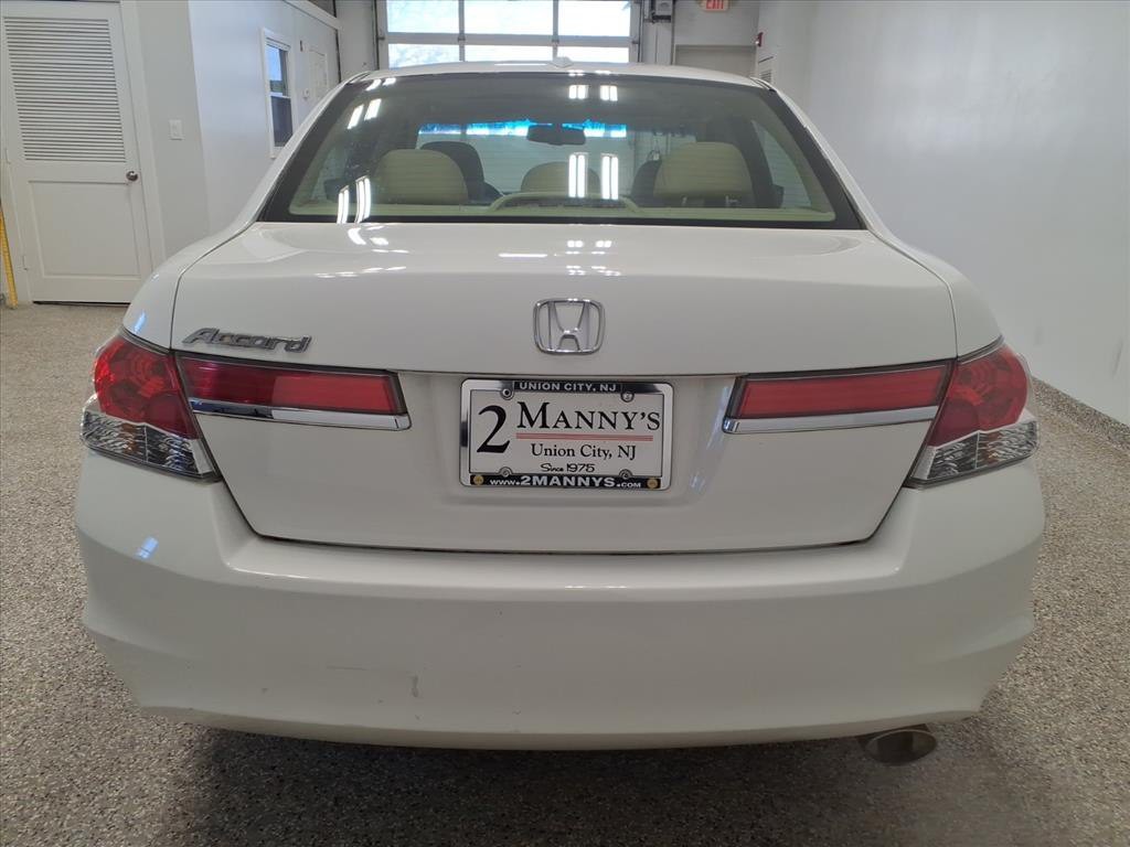 2011 Honda Accord Image 5