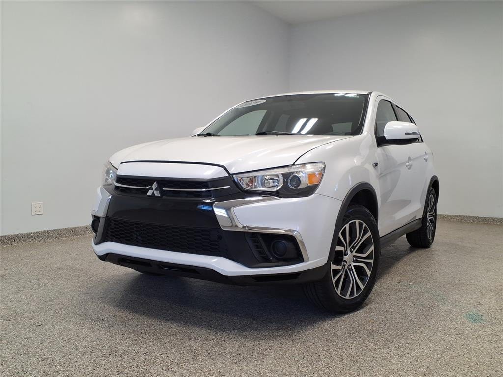 2019 Mitsubishi Outlander Image 1