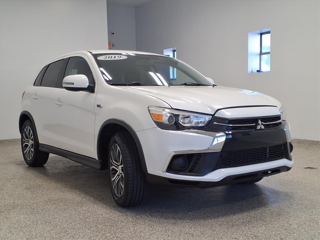 2019 Mitsubishi Outlander Image 3