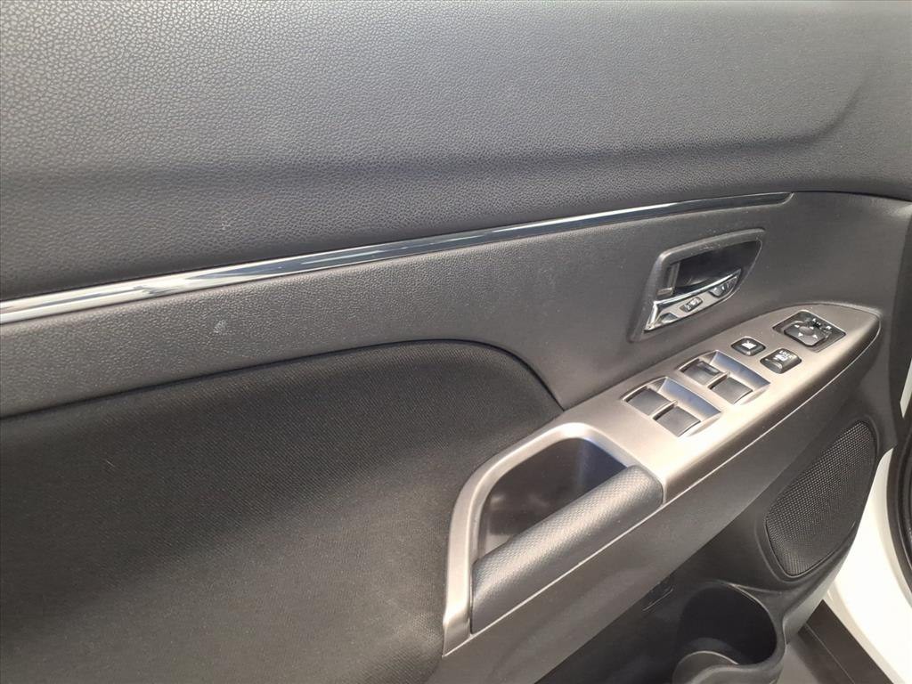 2019 Mitsubishi Outlander Image 8