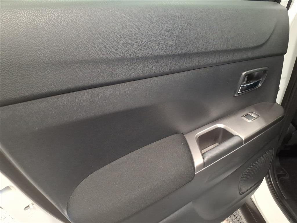 2019 Mitsubishi Outlander Image 17