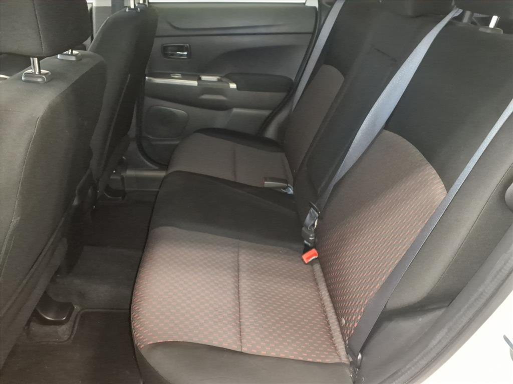 2019 Mitsubishi Outlander Image 18