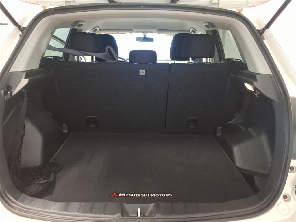 2019 Mitsubishi Outlander Image 21