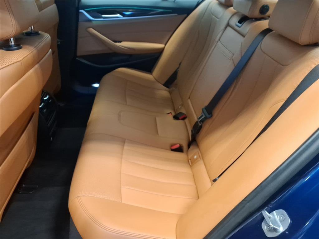 2021 BMW 5 Series Image 21