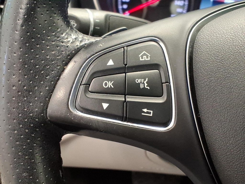 2017 Mercedes-Benz C-Class Image 9