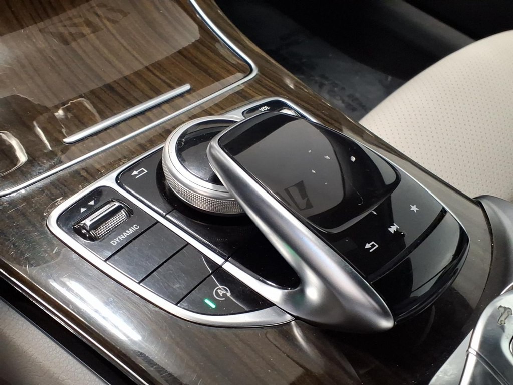 2017 Mercedes-Benz C-Class Image 15
