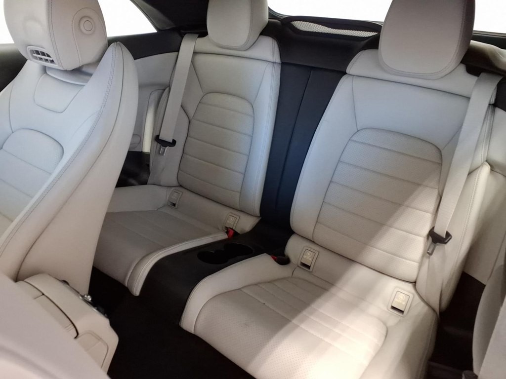 2017 Mercedes-Benz C-Class Image 19