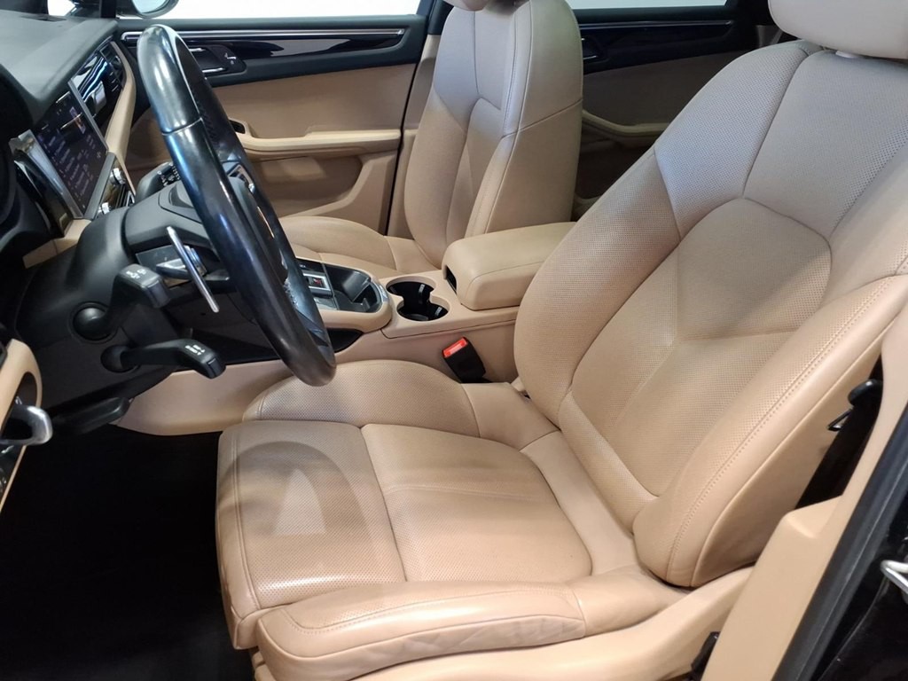 2022 Porsche Macan Image 17