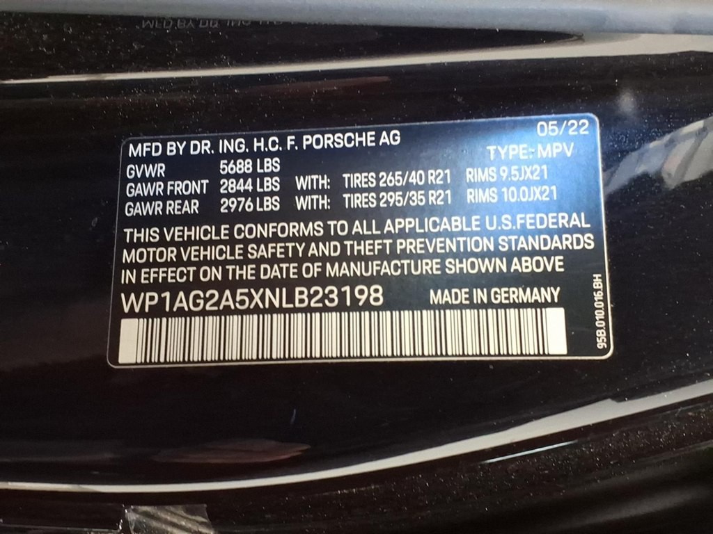 2022 Porsche Macan Image 24