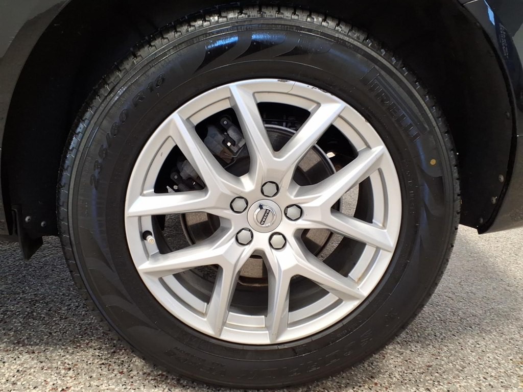 2019 Volvo XC60 Image 7