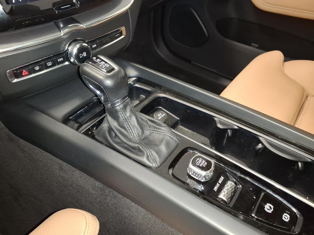 2019 Volvo XC60 Image 16