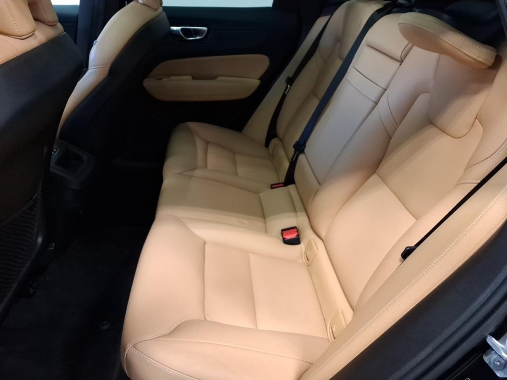 2019 Volvo XC60 Image 20