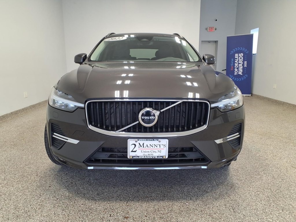 2022 Volvo XC60 Image 2