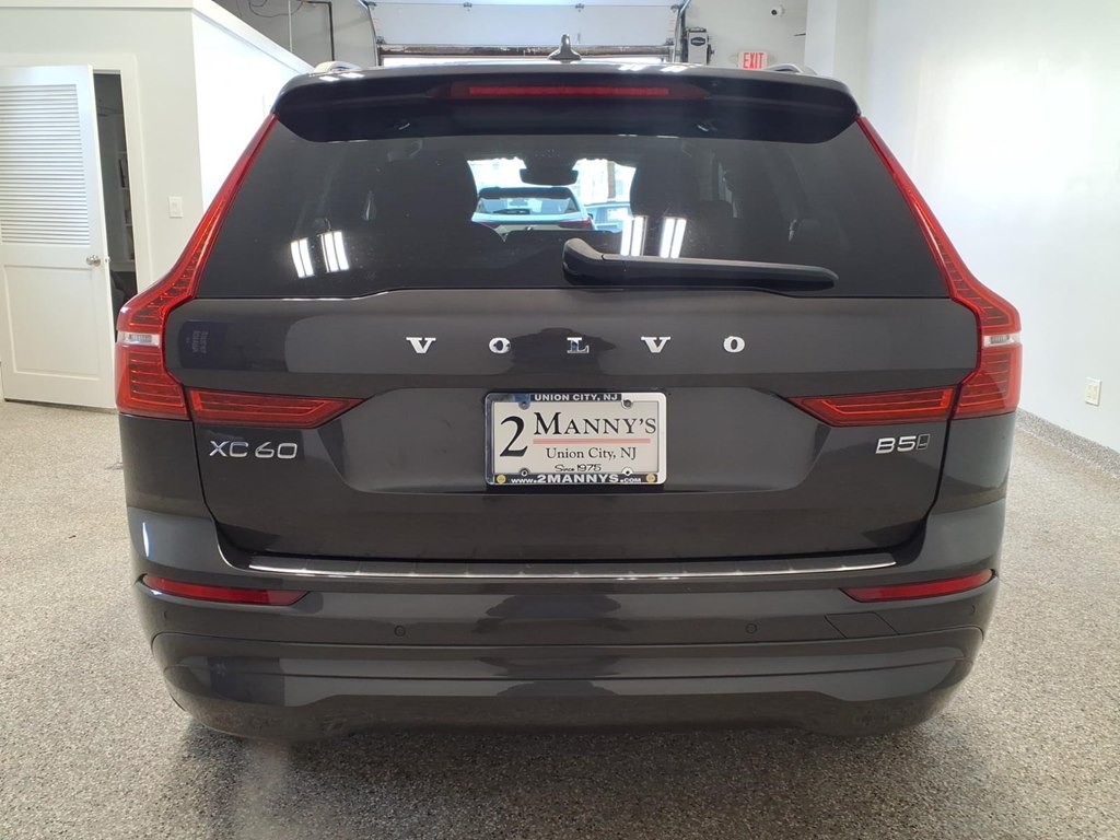 2022 Volvo XC60 Image 5