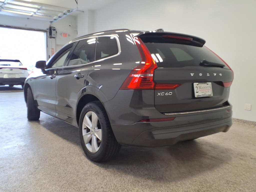 2022 Volvo XC60 Image 6