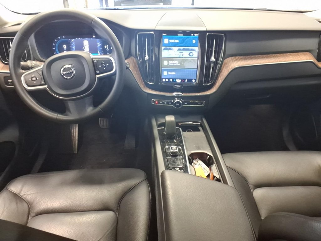 2022 Volvo XC60 Image 9