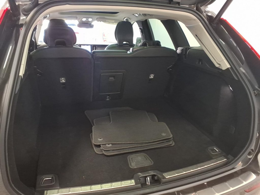 2022 Volvo XC60 Image 24