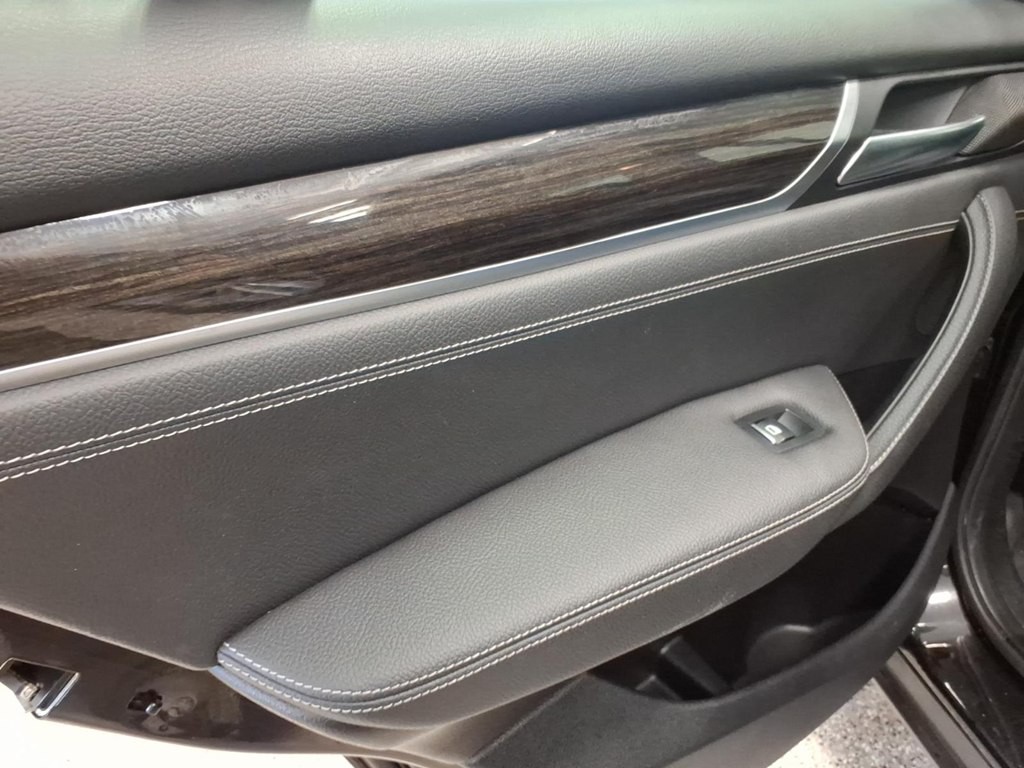 2017 BMW X3 Image 20